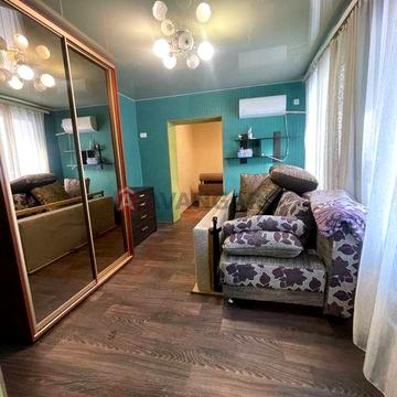 Продається пів будинку на Правому березі