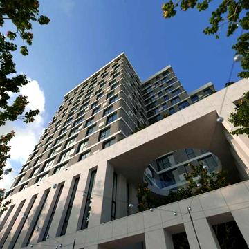 Ондокімнатна квартира бізнес класу поруч з міським озером