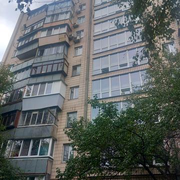 Дніпроводська вул., 1