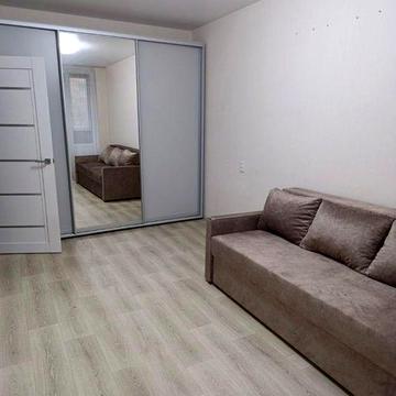 Сдам 2х комн квартиру м. Холодная гора