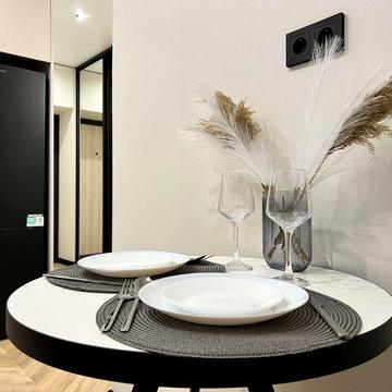 Перша здача! Стильна студія 26м2 з гардеробом/Без КОМІСІЇ для орендаря