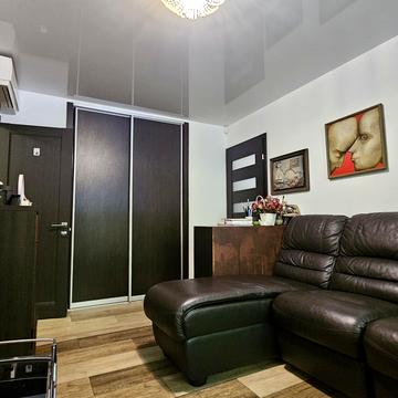 Івана Маряненка пров., 9