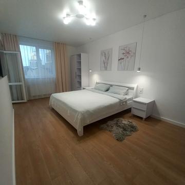 Володимира Великого вул. (Артема), 10