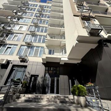 Сегедська вул., (Будинок)