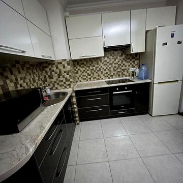 Сдам евродвушку Небестная сотня /левитана 8000