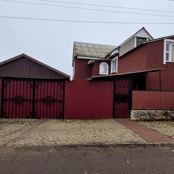 Продаж будинку на Луці