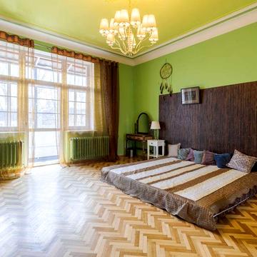 4-кімнатна квартира на продаж у Львові біля центру