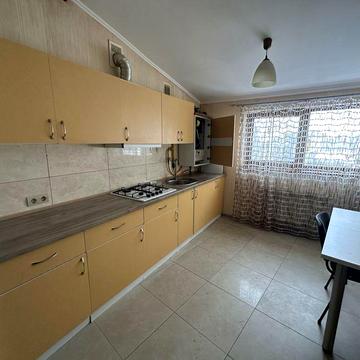 Продам 4 кімнатну квартиру в центрі міста 91м2