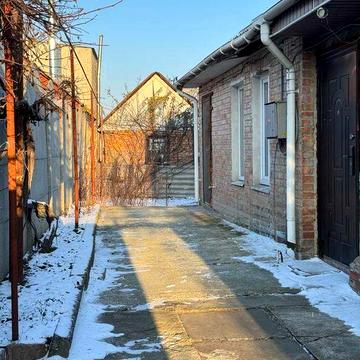 Половина будинку- ближня Олексіївка