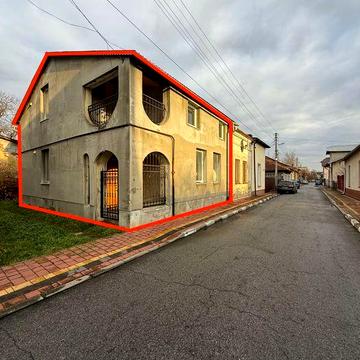 Продаж будинку в центральній частині міста