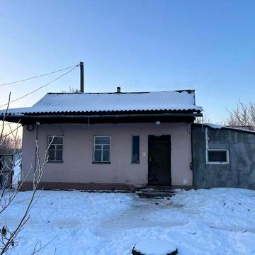 Продається житловий будинок у центрі селища Сахновщина