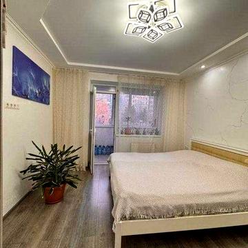 ПРОДАМ трикімнатну квартиру в новому будинку з газом на Черемушках