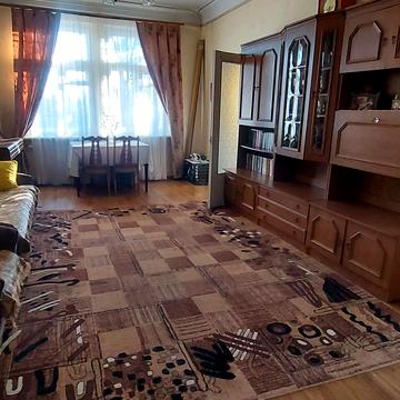 Першотравнева вул., 40