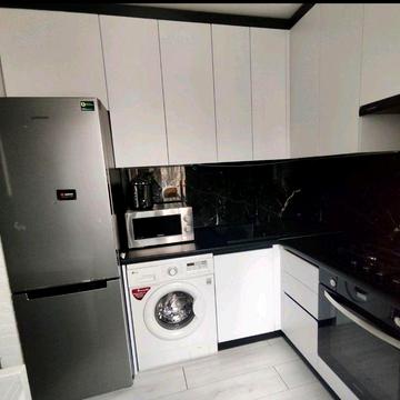 Продам Ген.Петрова/Космонавтов 2х комнатную квартиру с ремонтом