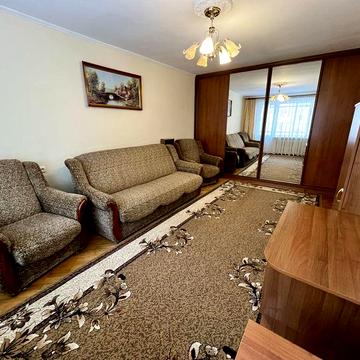 Гарна зручна квартира з ремонтом, вулиця Мазепи