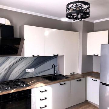 Черкаська вул., 16