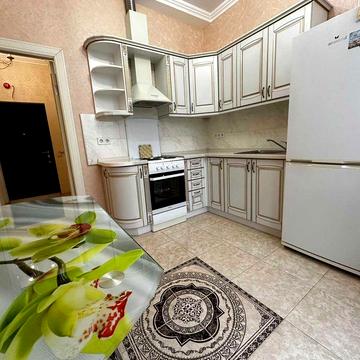 1 комнатная квартира с ремонтом в новом доме на Таирова