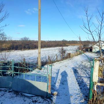 Будинок з земельною ділянкою