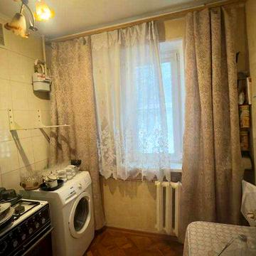 Продаж 3к квартири 62 кв. м на вул. Театральна