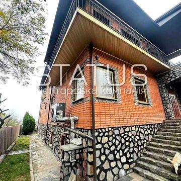 код 15869 Будинок в центрі, Ідеально для проживання або бізнесу