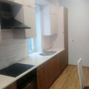 Довгострокова оренда 2к Квартира Леоніда Каденюка (Космонавта Волкова) вулиця