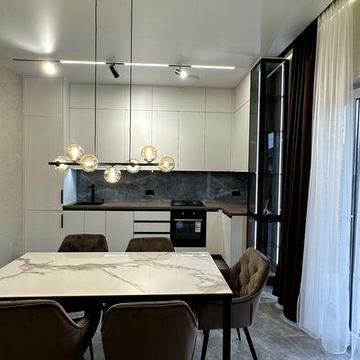 Стильний одноповерховий будинок з ремонтом - заїжджай і живи!