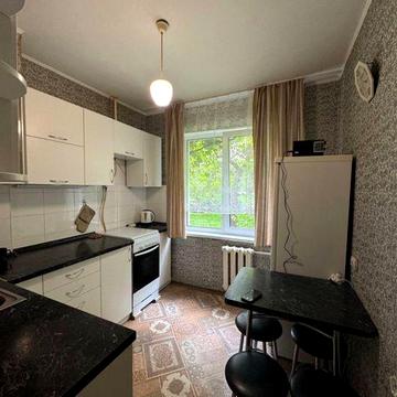 Цум оренда 2 х кімнатна квартира  Світло є