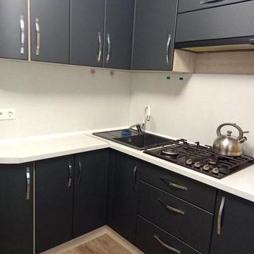 Продається простора 2-кімнатна квартира