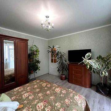 Продаю 3к квартиру біля міського озера з гаражем