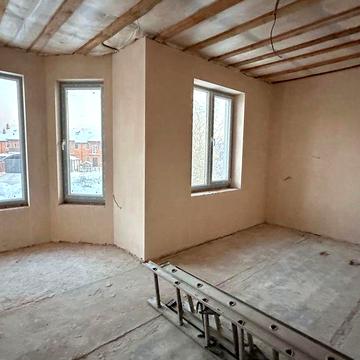 Таунхаус в Ірпені з частковим ремонтом.