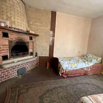 Дача з каміном біля Дніпра