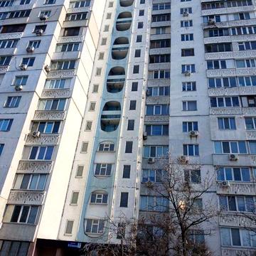 Продам 3-х кімнатну квартиру. метро  Харківська.