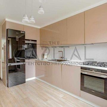 Продаж 3 кімнатна квартира вул Шептицького 20а метро Лівобережна