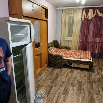 Здається кімната в гуртожитку.