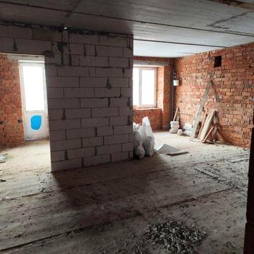 Трикімнатна студія за 600$/м² в обжитій новобудові ЖК Ведмідь