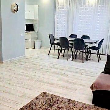 Сучасний будинок у передмісті Ужгорода