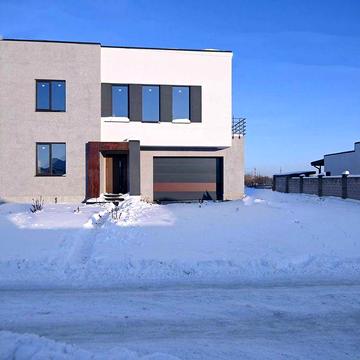 Продаж 2 поверхового будинку з гаражем і ділянкою на 10 соток