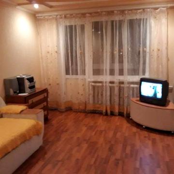 Сдам 3-х на киевской  можно на  1-  2 мес идеально для 5-6  мужчин