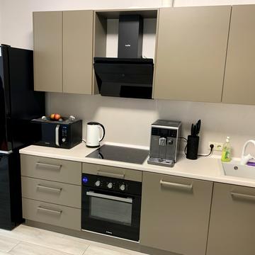 Володимира Івасюка просп. (Героїв Сталінграду), 4