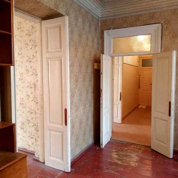 3кк сталінка з чистою історією 75м2 біля Сумс. ринку. П/к залізобетон.