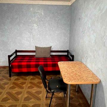 Здається 1км квартира, Доси.