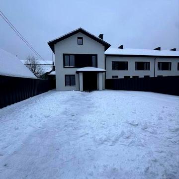 Будинок поруч з набережною, біля ЖК Синергія Сіті