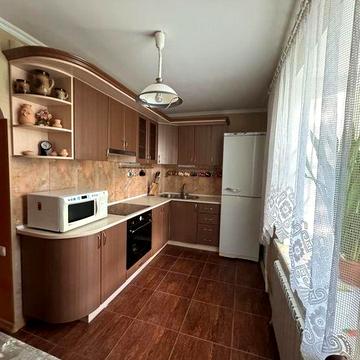 2 кімнатна квартира, 3-й поверх