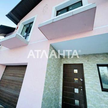 Продається котедж (спарка) з початковим ремонтом в с. Зимна вода.