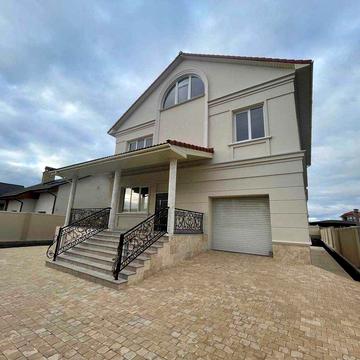 Дом в Совиньоне , участок 8 соток, внутри частично ремонт