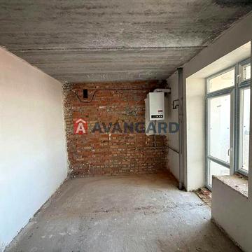 1 кімнатна , поруч з центром , велика кухня