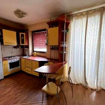 Продам 2 к. кв. 45 м2 на Шатилівці, пр. Науки, метро Наукова.