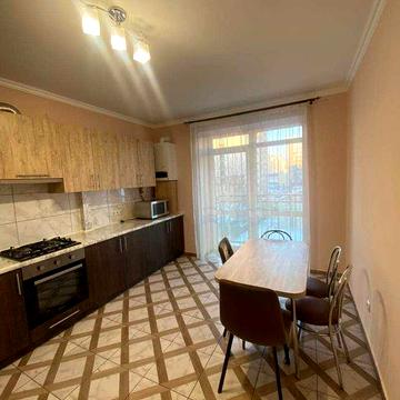 Оренда 2-кімнатної квартири в ЖК "Липки"