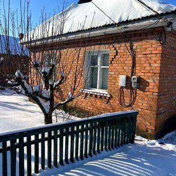 Будинок 4 кімнати, власне подвірʼя, альтанка, город