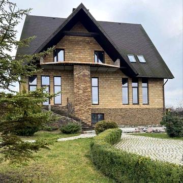 Продам 2х этажный дом в Бабаях,под чистовую отделку,390м2(код5464)